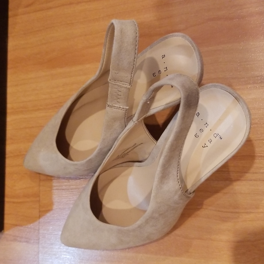 Medium high heels - Picture 2 of 2